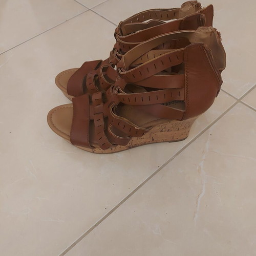 Sandals platforms new, brown, size 38.5