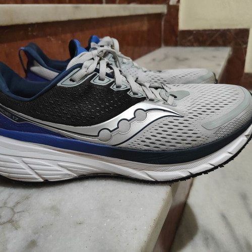 Saucony Guide 17 Vibram athletic shoes size 45 used, black and gray
