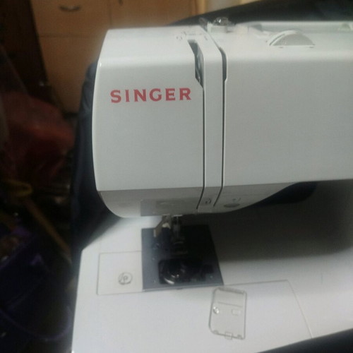 Singer electronic sewing machine like new