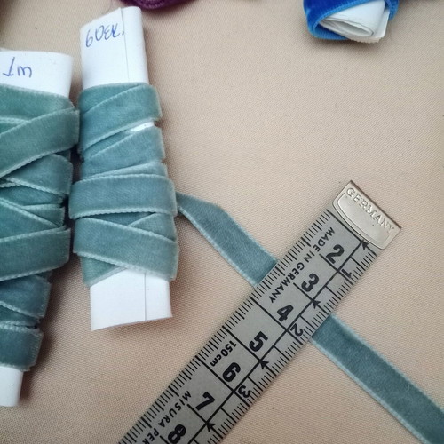 Ribbons, braids and cords like new, total 32.20 meters