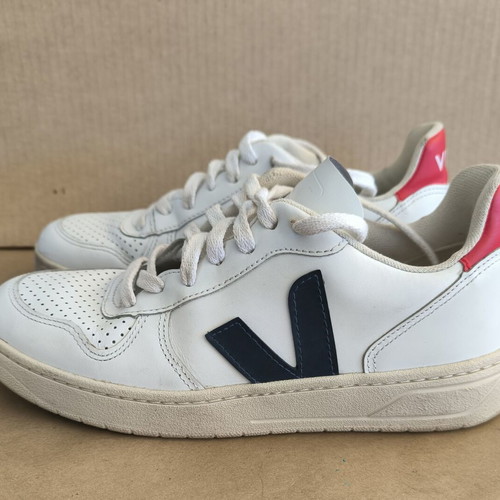 Veja Sneakers V-10 Leather Athletic Shoes Size 37 like new