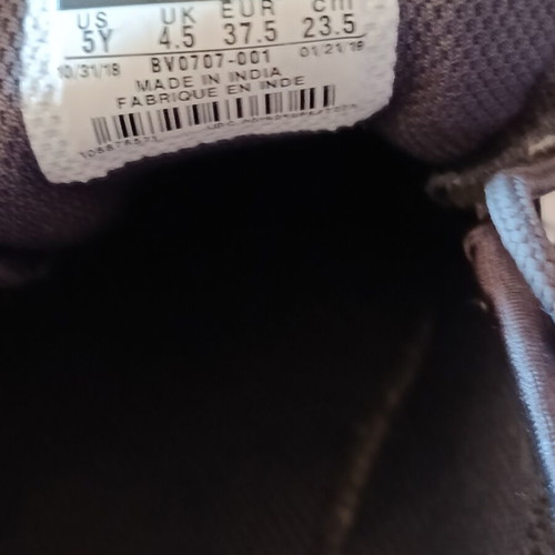 Nike Air Max γυναικεία παπούτσια μέγεθος 37,5 μεταχειρισμένα με φθορά στο αριστερό παπούτσι