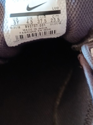 Nike Air Max γυναικεία παπούτσια μέγεθος 37,5 μεταχειρισμένα με φθορά στο αριστερό παπούτσι