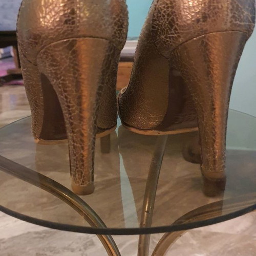 Dolce & Gabbana bronze pumps like new, size 38