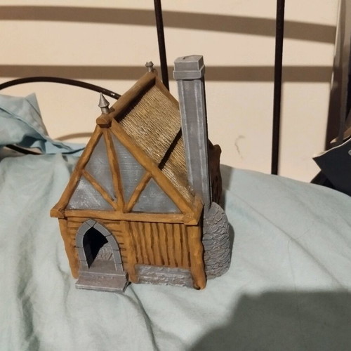Dnd house like new with small broken part on roof