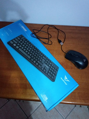 Dell XPS 18 Tablet PC Intel i3 8GB RAM 256GB Windows 11 ανακατασκευασμένο