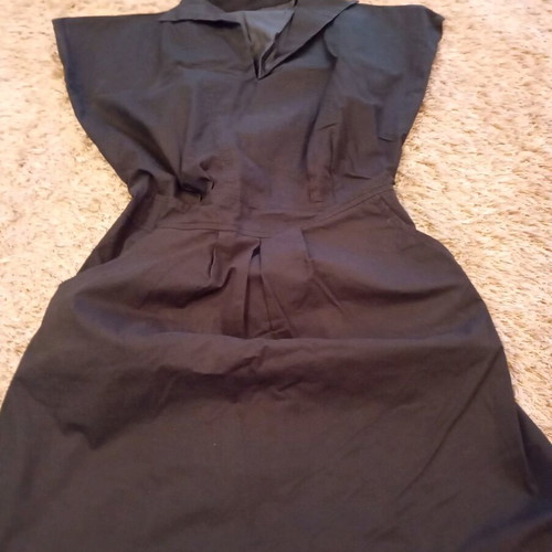 Women's fabric dress like new, black, with collar and pockets