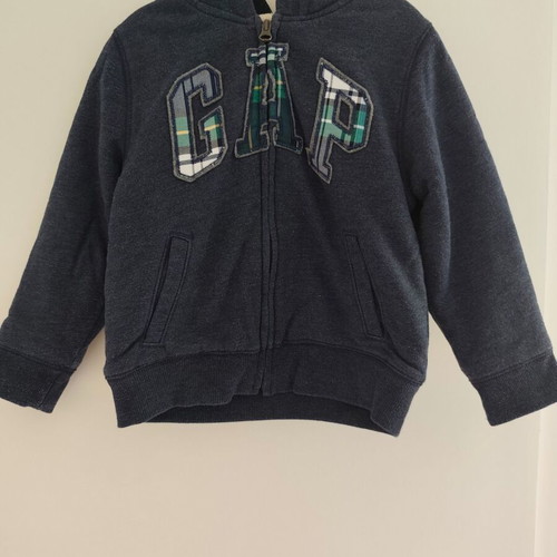 Gap jacket for boy 5 years like new with fur lining
