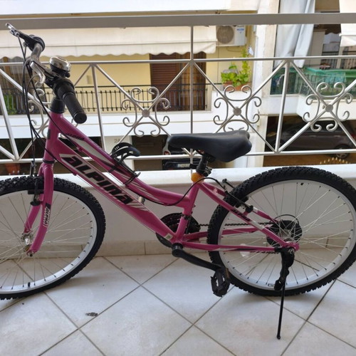 Alpina Mountain Bike 24 Inch wheels, 18 speeds, like new, women's