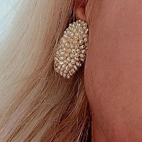 Vintage earrings with small freshwater pearls, like new