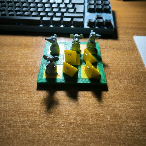 Tic Tac Game with Mice and Cheese Cubes in Excellent Condition