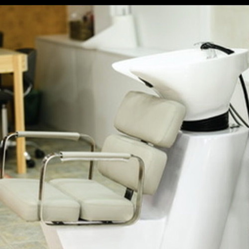 Hairdressing chairs and shampoo basin like new, set of 2+1