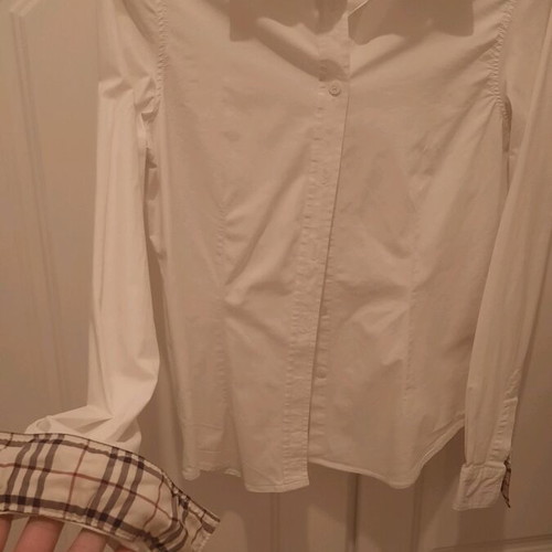 Burberry women's shirt size M like new, white