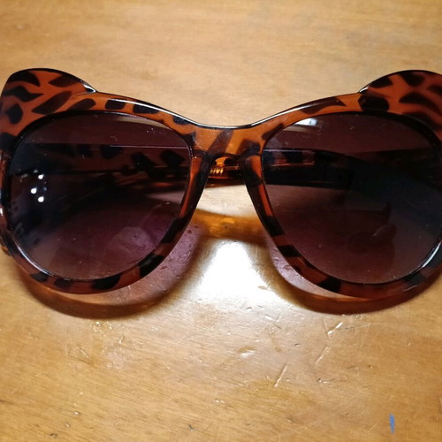 Cat's eyes sunglasses used, tortoise style, H&M