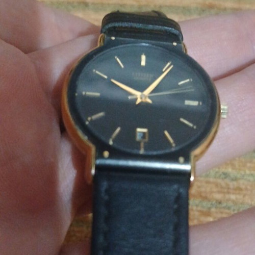 Citizen Quartz vintage wristwatch used, black and gold tone