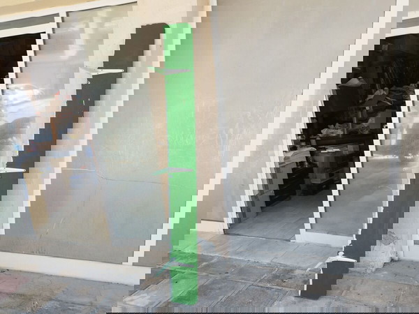 Επιτοίχιο ράφι με στηρίγματα 200Χ22