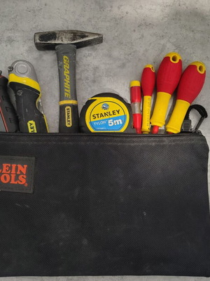 Εργαλεία Stanley μεταχειρισμένα σε θήκη Klein Tools