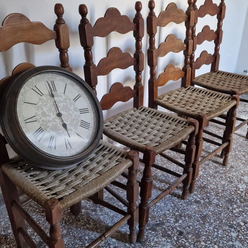 Vintage wooden chairs rustic with woven seat set of 4 like new