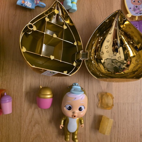 Cry Babies 6 Sets With Houses and Accessories Like New