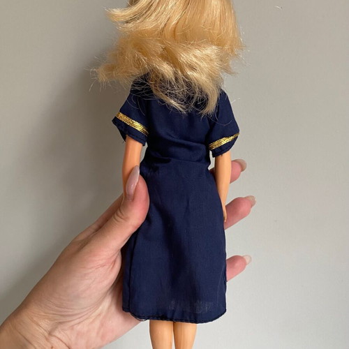 Vintage Sindy Pedigree doll used for repair or parts
