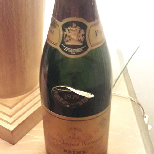 Reims 1979 bottle used with wear and lowered level