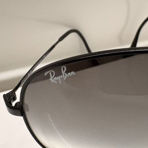 Ray-Ban RB3293 Aviator sunglasses like new, matte black with grey gradient lenses