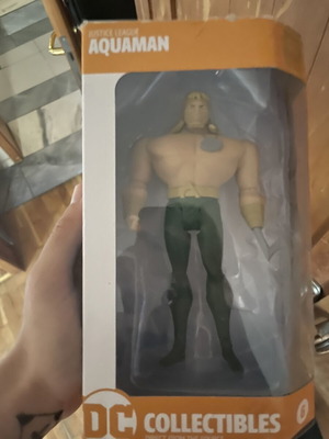 Aquaman figure like new DC Direct