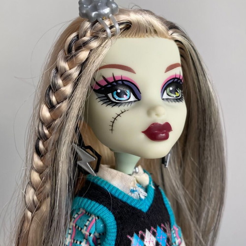 Monster High School's Out Frankie Stein doll 2011 used