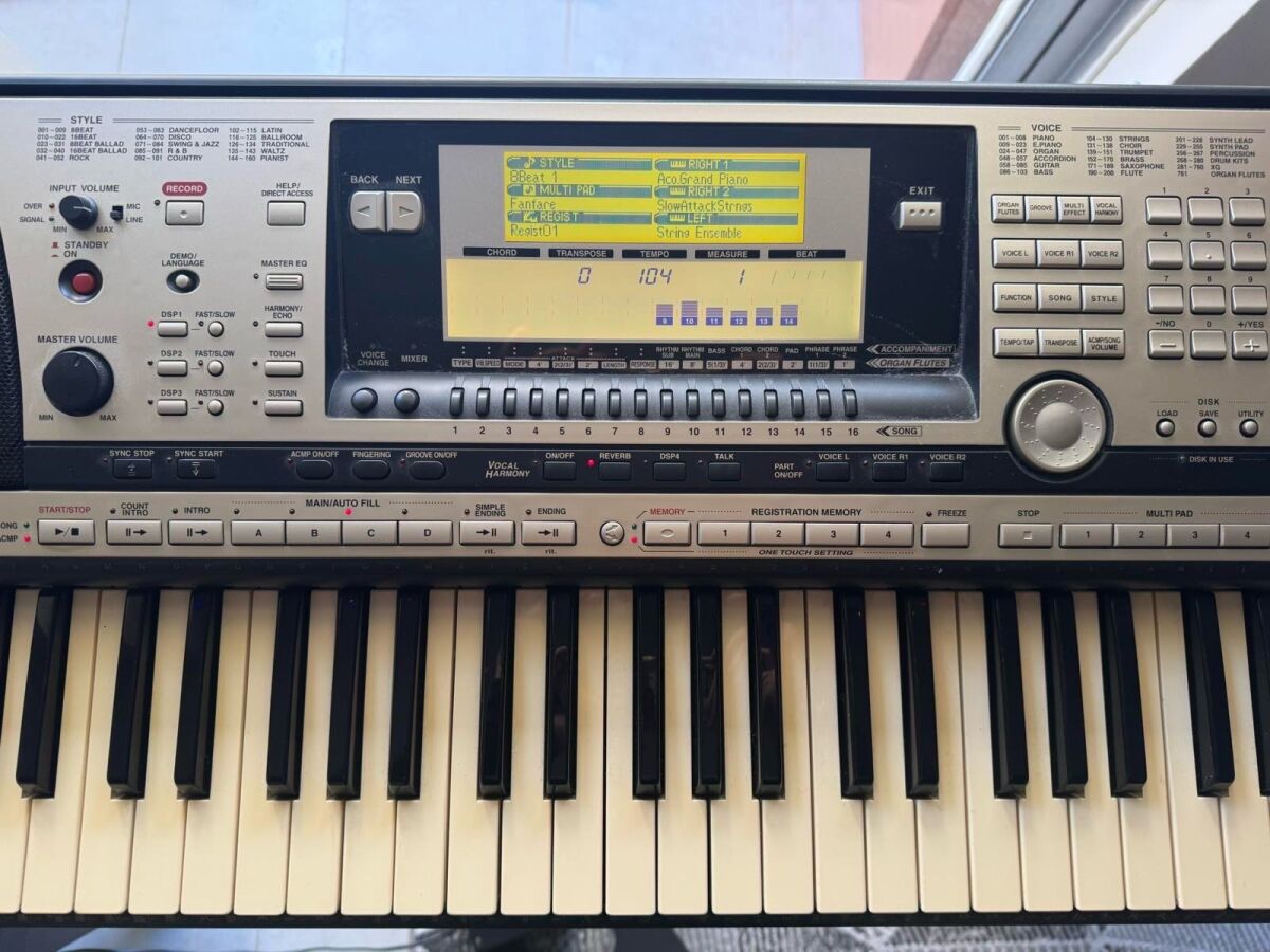 Yamaha PSR-740 keyboard like new,… - € 450,00 - Vendora.cy