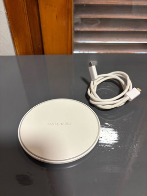 Fast charger wireless charger like new for fast charging