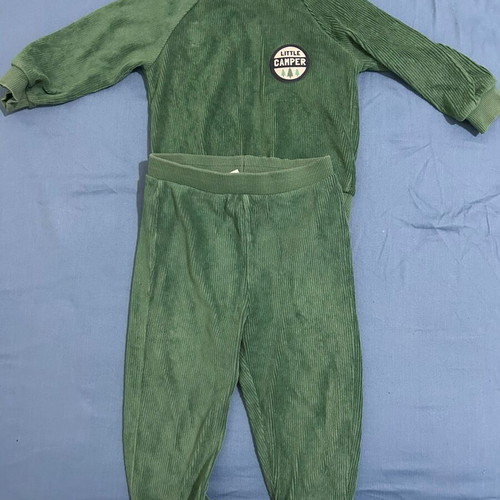 Baby boy clothing set like new, 9-12 months