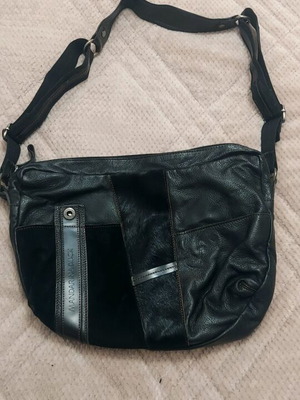 Mandarina Duck leather bag black like new with castor and pony skin