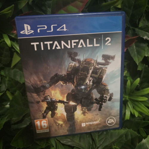 Titanfall 2 PS4 used, action shooter game