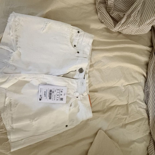 Pull & Bear White Shorts New, Size S 36 8