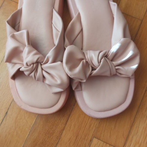 Slippers used, size 38, light pink