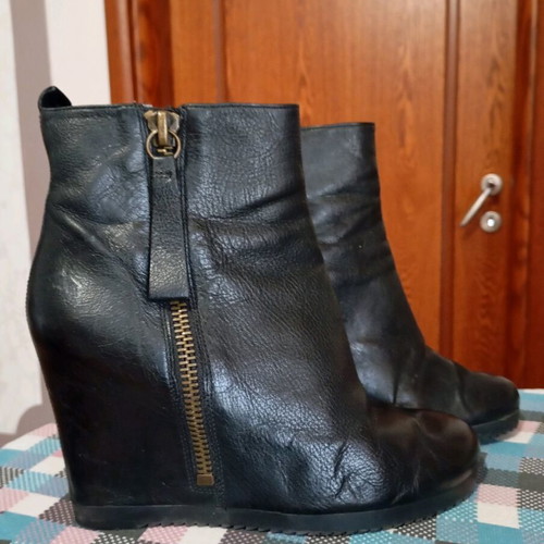 Nine West women's ankle boots used, black with zipper and high heel
