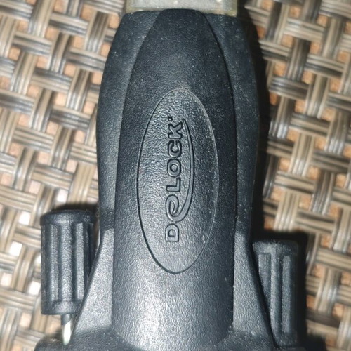 Delock USB 2.0 Type-A to Serial DB9 RS-232 Adapter like new