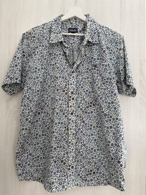 Patagonia Go To Shirt like new, white multicolor, size L