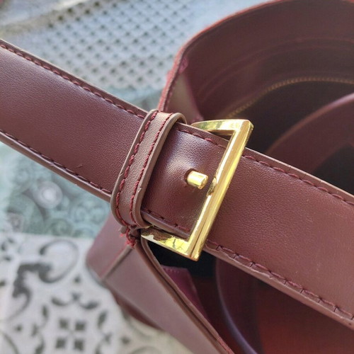 Axel crossbody bag red large with gold details like new