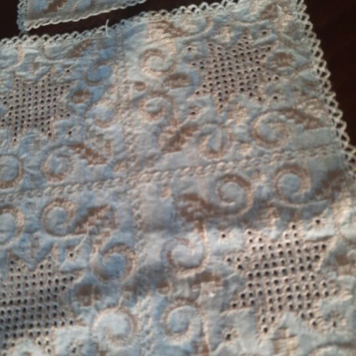 Tablecloth set like new, 4 napkins