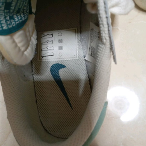 Nike women's athletic shoes like new, size 41, white