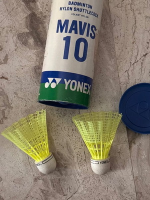 2 Yonex badminton feathers