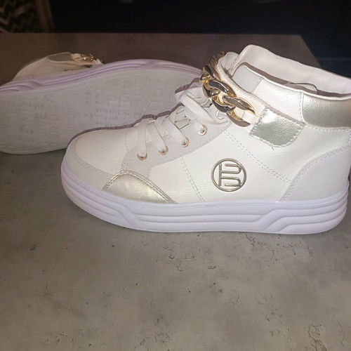 Bagatt Blu ankle boots size 39 like new, white with gold chain