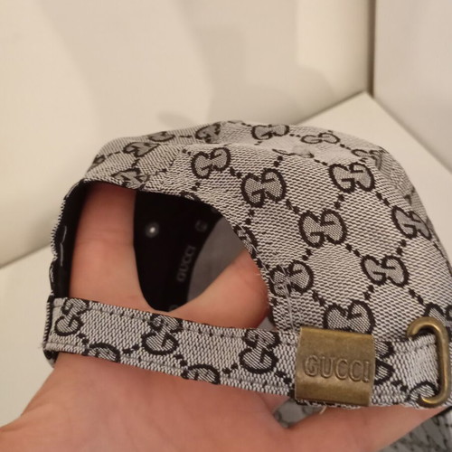 Gucci cap like new