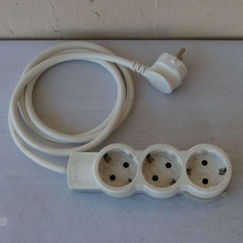 Legrand 3-Outlet Power Strip, 1.5m cable