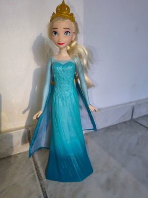 Elsa doll figure used with plastic body