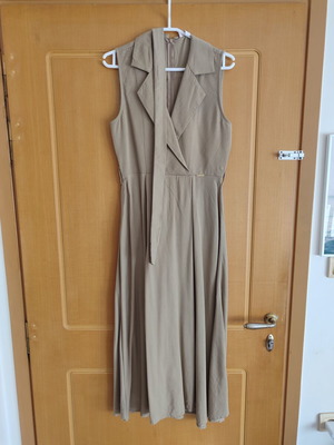Regalinas dress medium beige like new, lightly worn