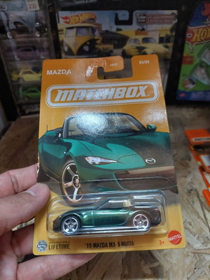 Matchbox '15 Mazda MX-5 Miata toy car