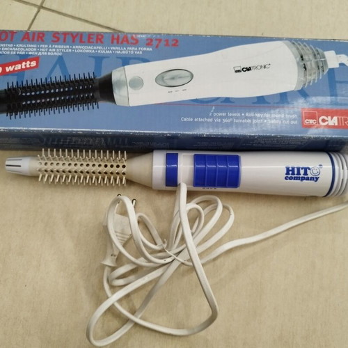 Electric hair brush used with free curling iron