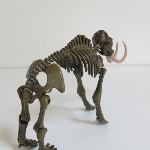 Miniature Mammoth Skeleton "Ice Age Excavation Kit" Geoworld like new